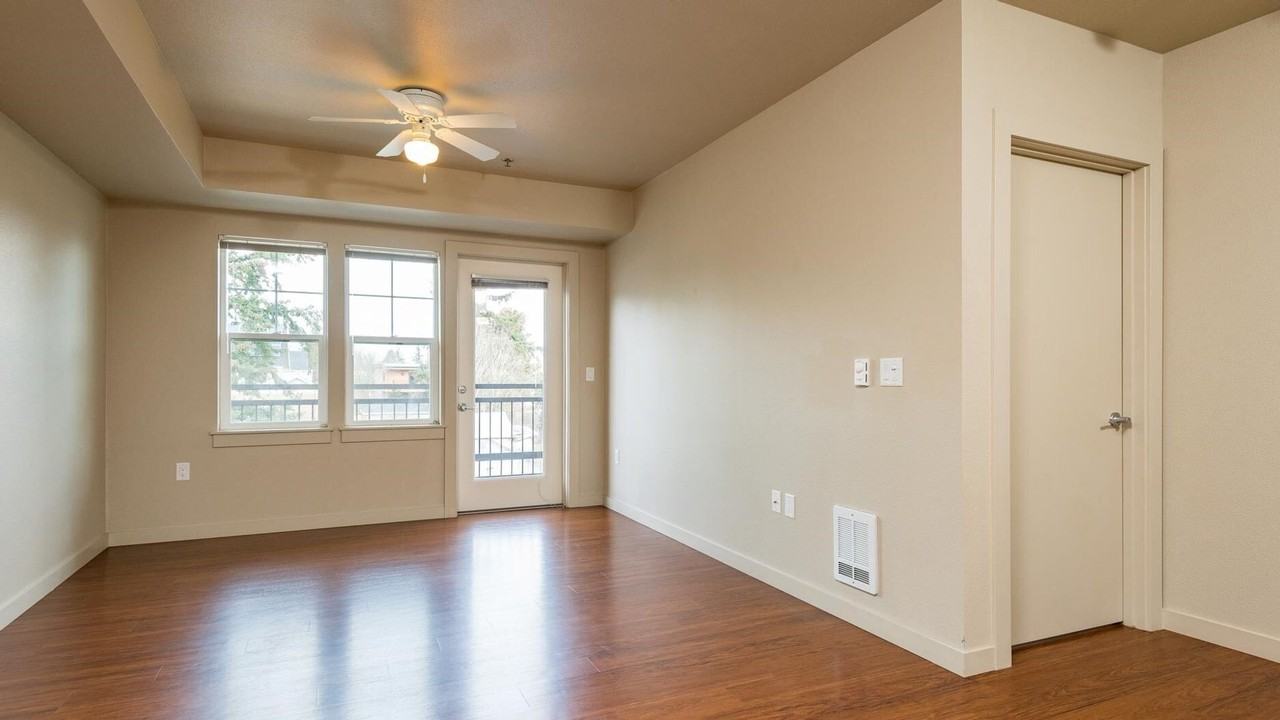 4429 NE Fremont St - Photo 6 of 13