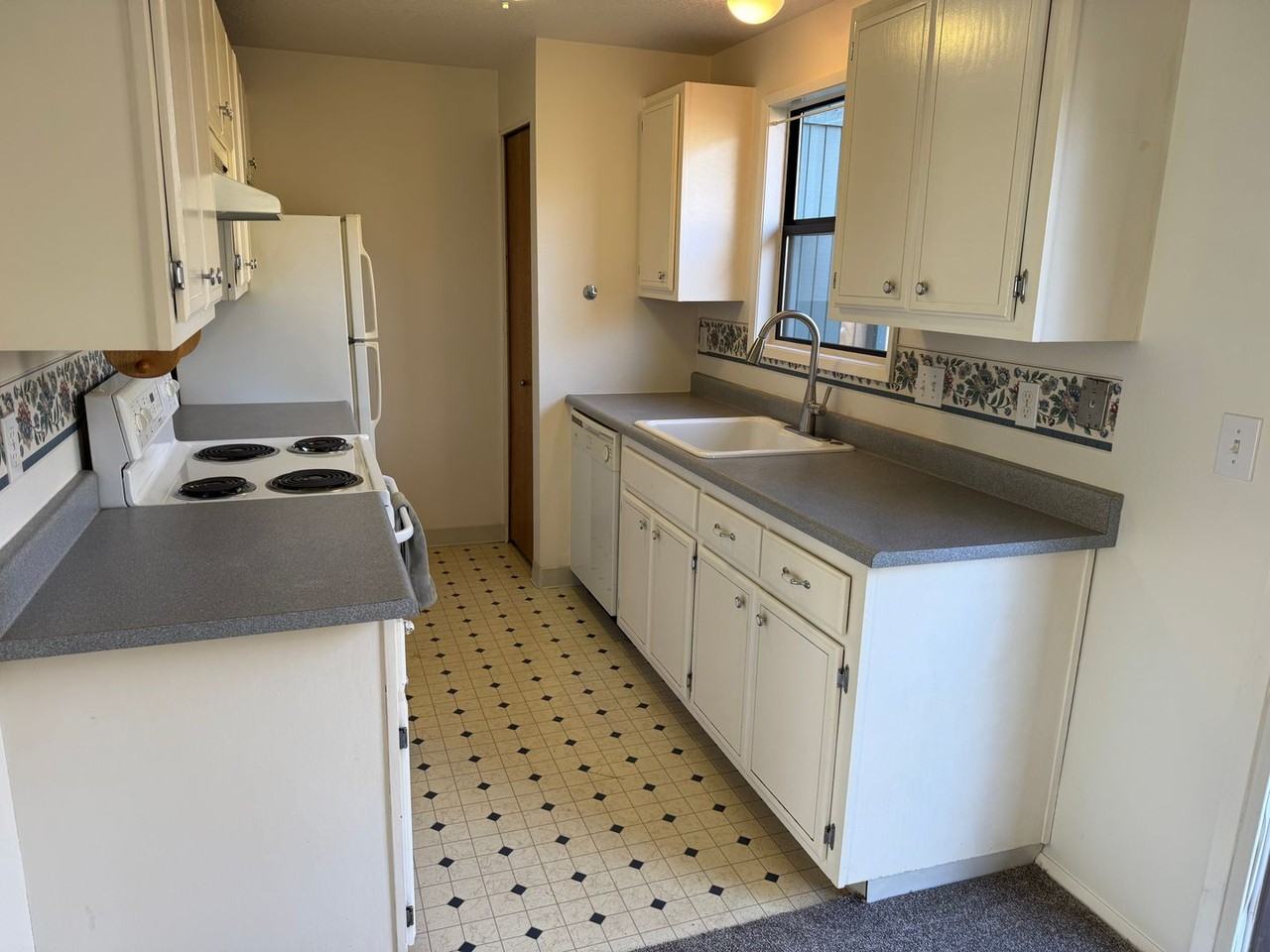 7905 Sw Fanno Creek Dr - Photo 5 of 28
