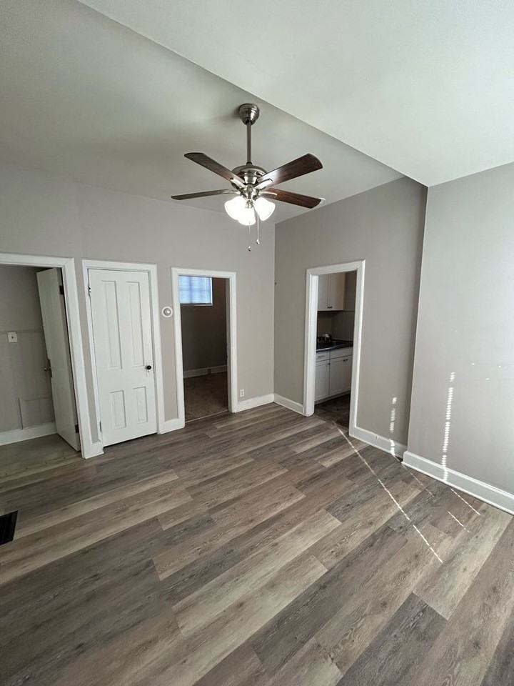 1622 S High St - Photo 3 of 15