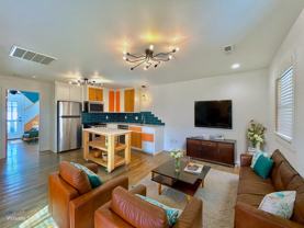 400 W Poplar St - Photo 1 of 1