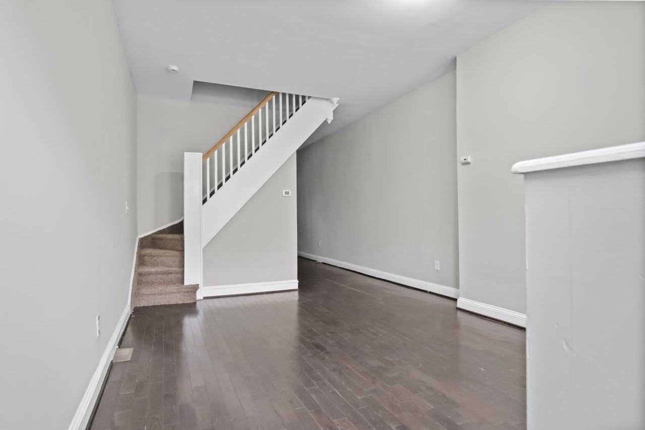 2427 Brentwood Ave - Photo 4 of 26