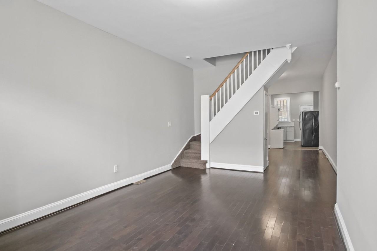 2427 Brentwood Ave - Photo 5 of 26