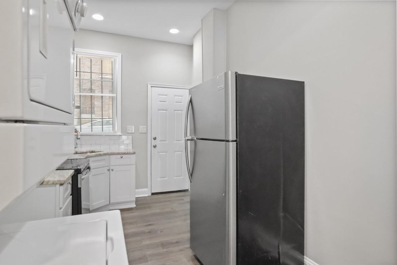 2427 Brentwood Ave - Photo 6 of 26