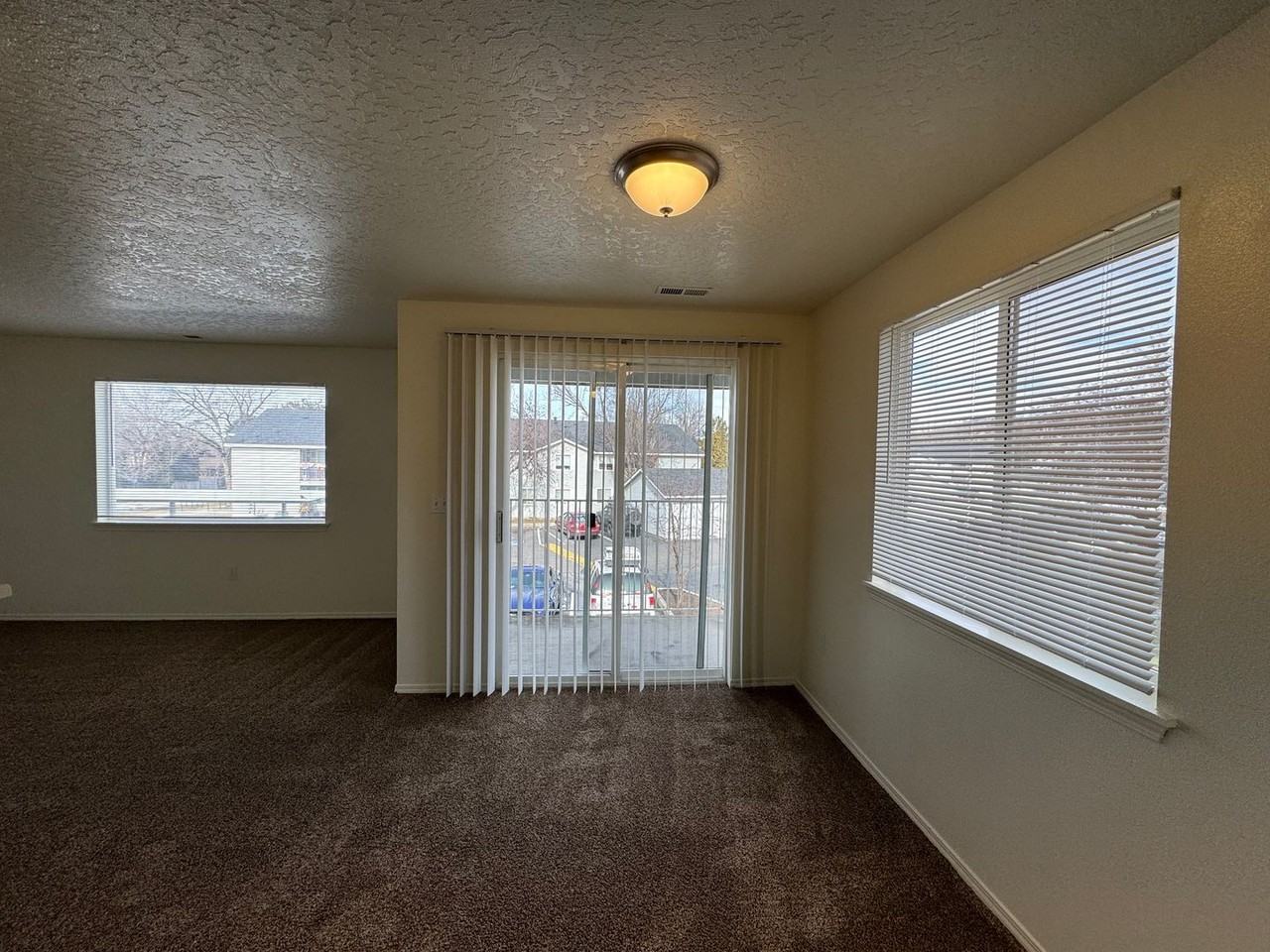 3165 S Apple St - Photo 5 of 12