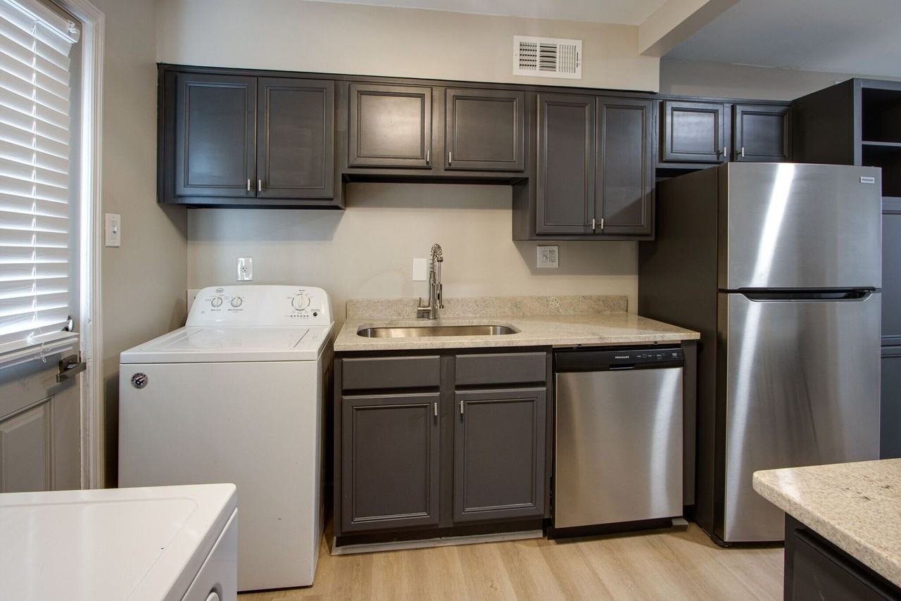 The Shift - Photo 5 of 9