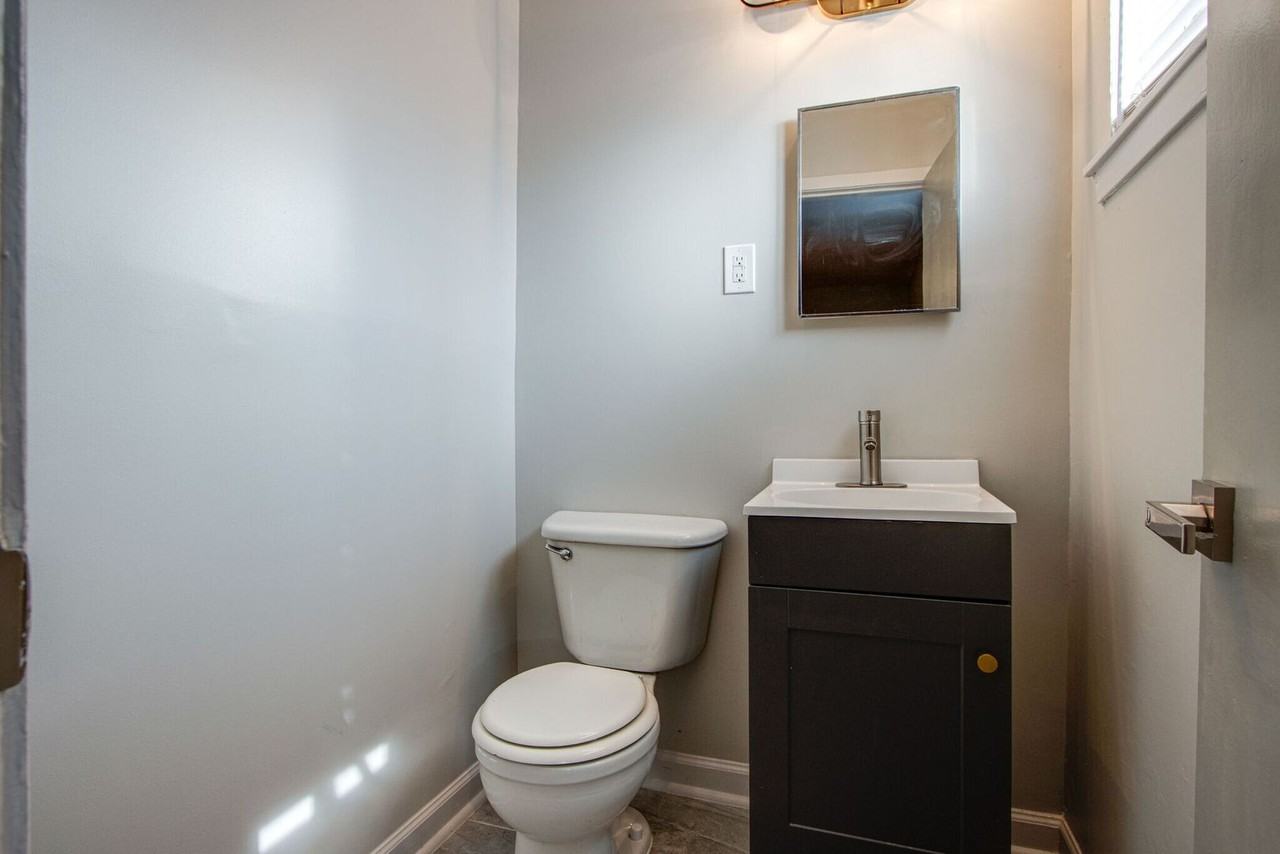 The Shift - Photo 7 of 9