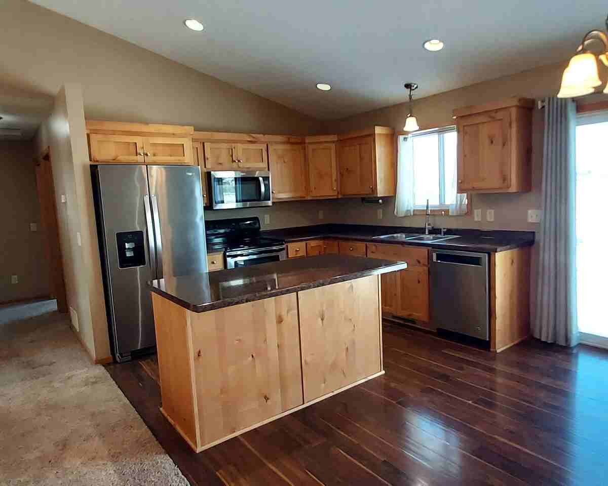 1283 Blue Jay Pl - Photo 5 of 18