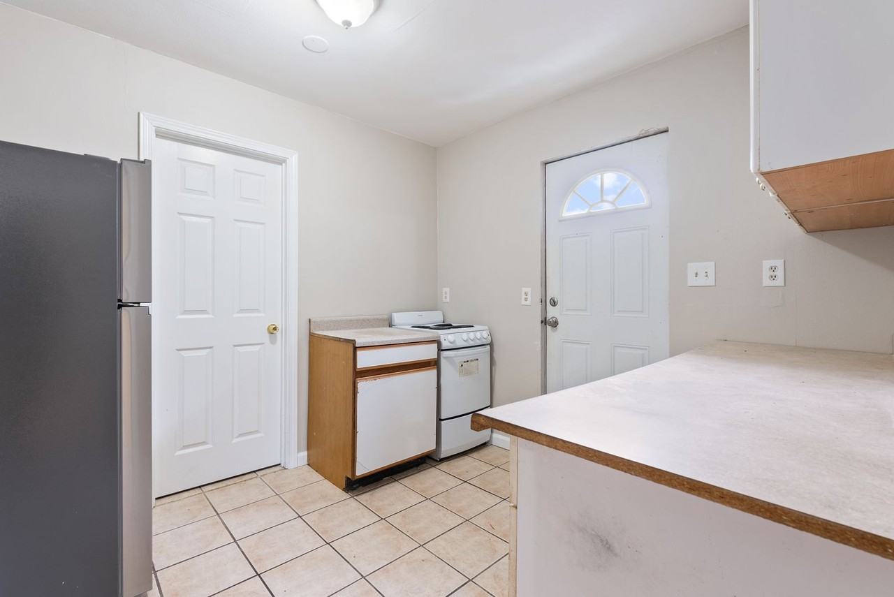 6028 Ne Ainsworth St #D - Photo 3 of 12