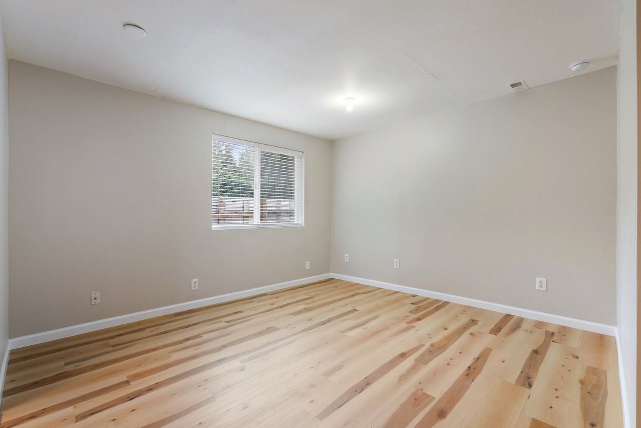 6028 Ne Ainsworth St #D - Photo 5 of 12