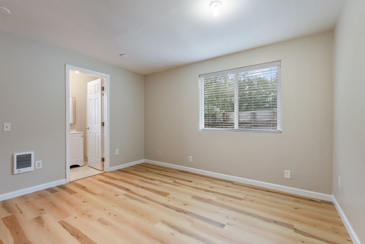 6028 Ne Ainsworth St #D - Photo 6 of 12