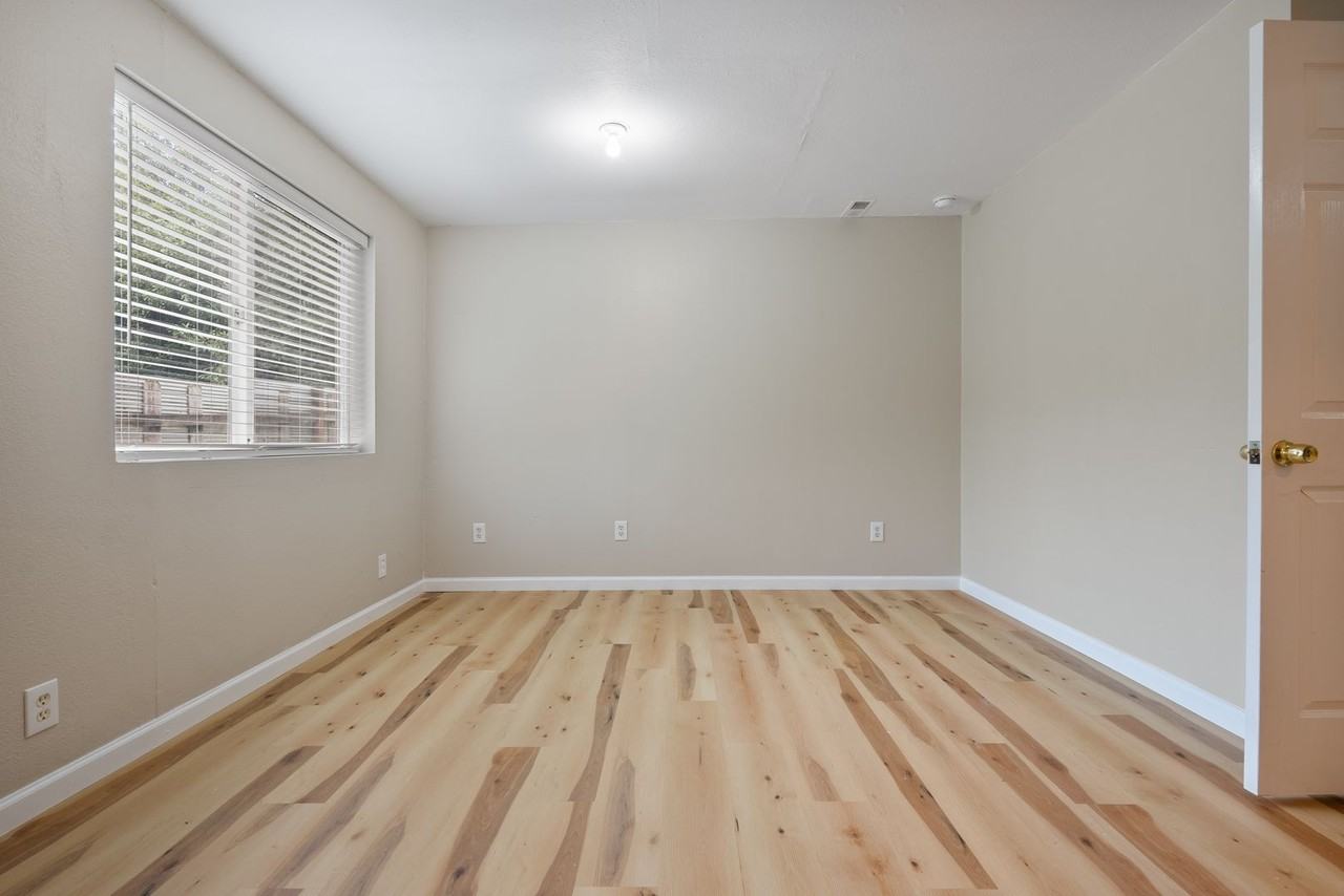 6028 Ne Ainsworth St #D - Photo 7 of 12