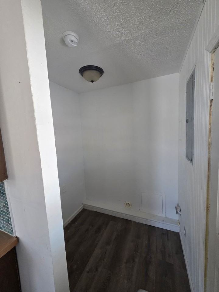 14 W Adams Dr - Photo 5 of 8