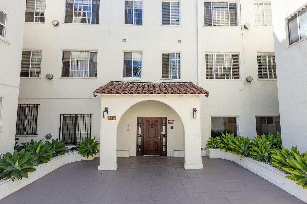 Spacious Junior 1 Bedroom Oakwood/East Hollywood - Photo 7 of 23