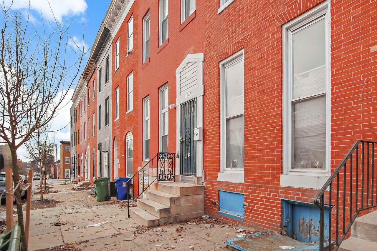 1012 N Eden St - Photo 2 of 26