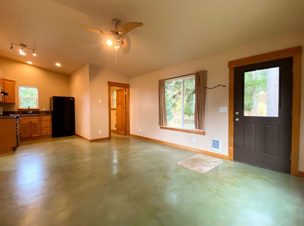 530 Frank Johns Rd - Photo 2 of 14