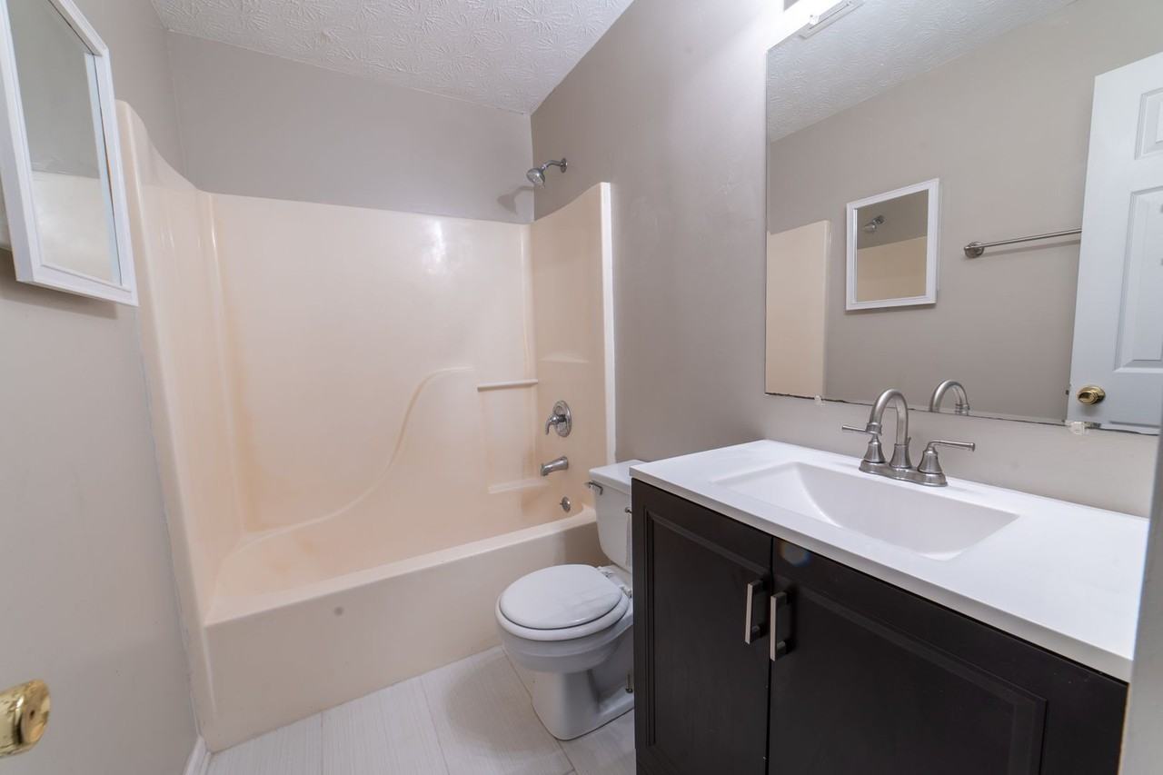 3510 Bearwood Ct - Photo 2 of 10