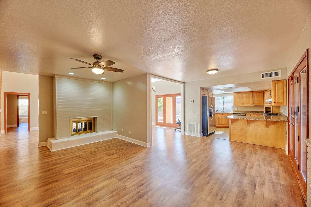 1137 N Winthrop Cir - Photo 7 of 27