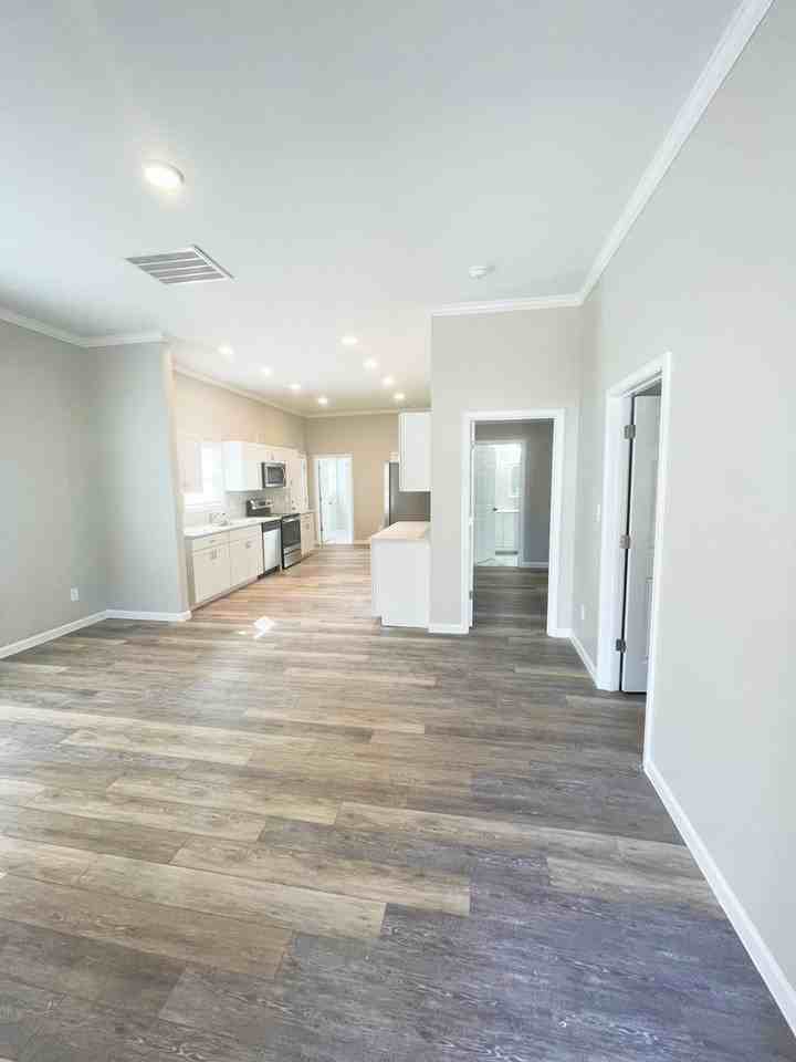 1351 Salisbury St - Photo 3 of 15