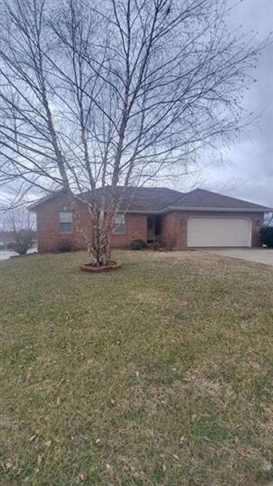 414 S Michelle Ave - Photo 2 of 10