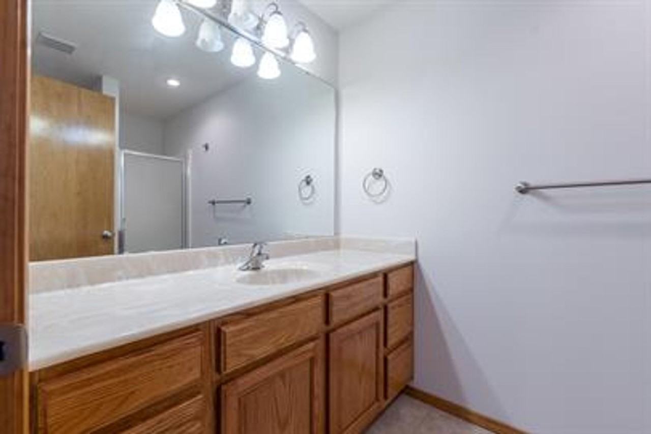 414 S Michelle Ave - Photo 7 of 10