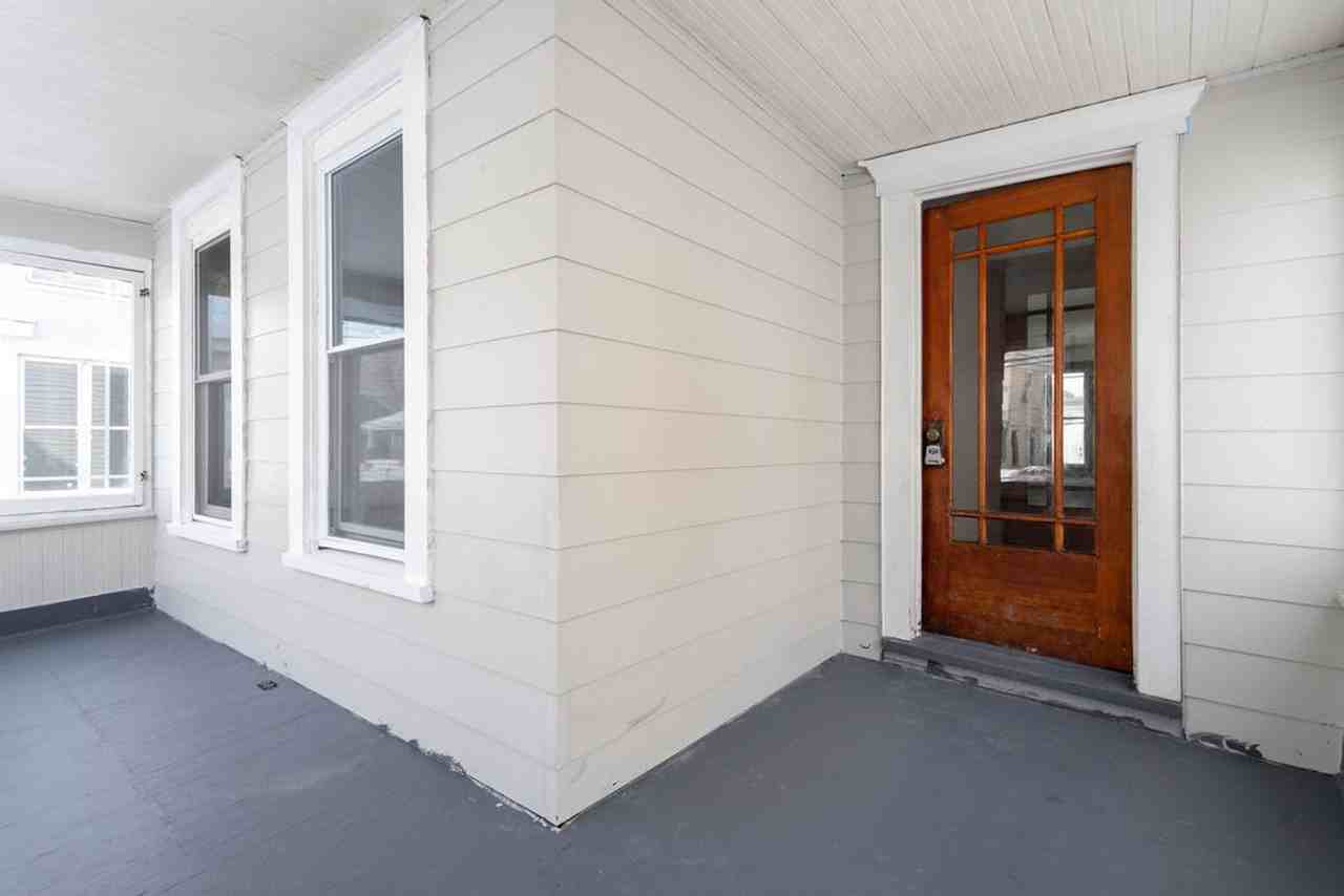 202 Charles Ave - Photo 3 of 27