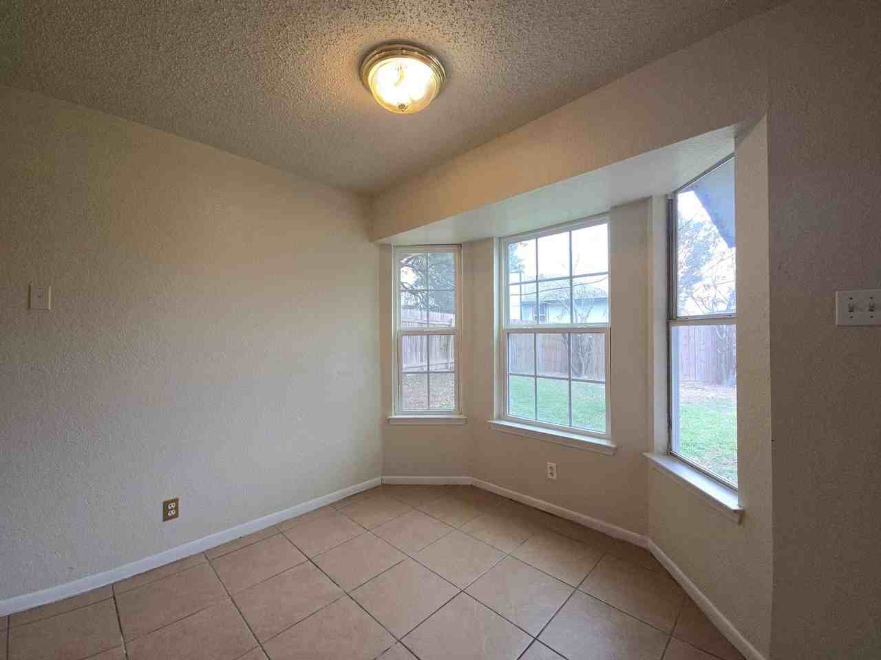 2808 Fieldstone Dr - Photo 6 of 23