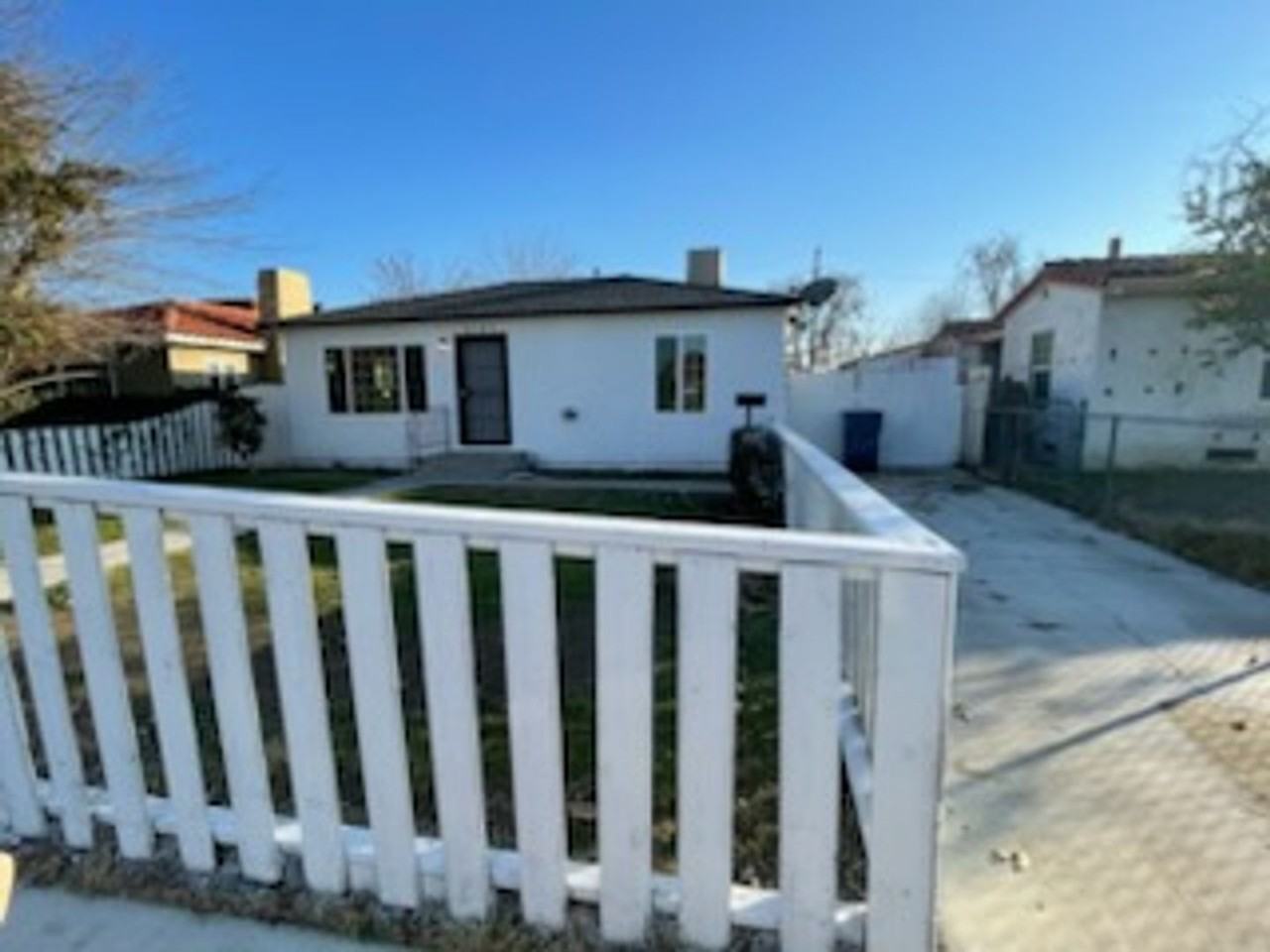 2127 2nd St - Photo 2 of 10