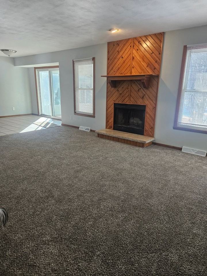 9542 Steele Ct - Photo 2 of 19