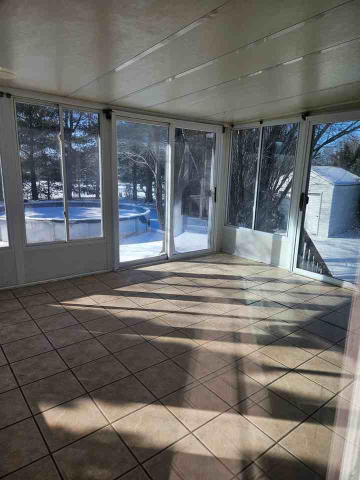 9542 Steele Ct - Photo 6 of 19