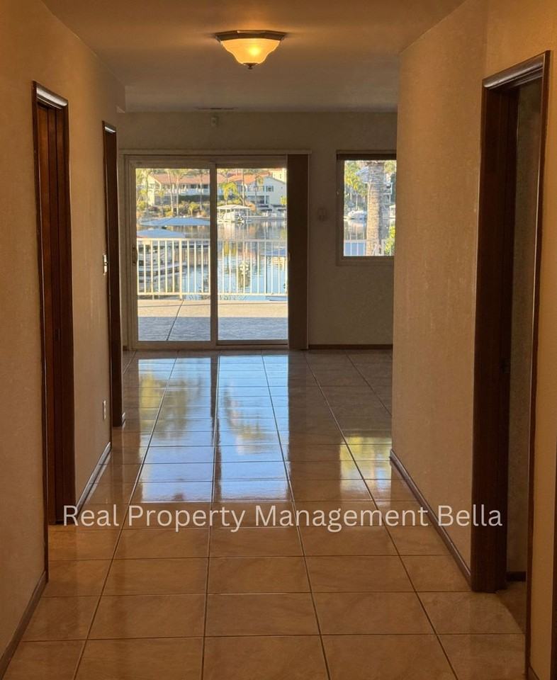 24130 Cruise Circle Dr - Photo 2 of 35