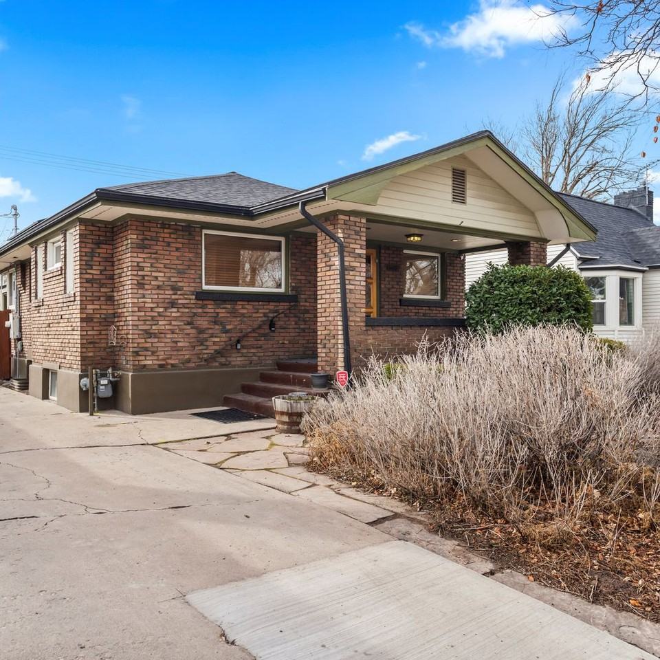 668 E Bryan Ave