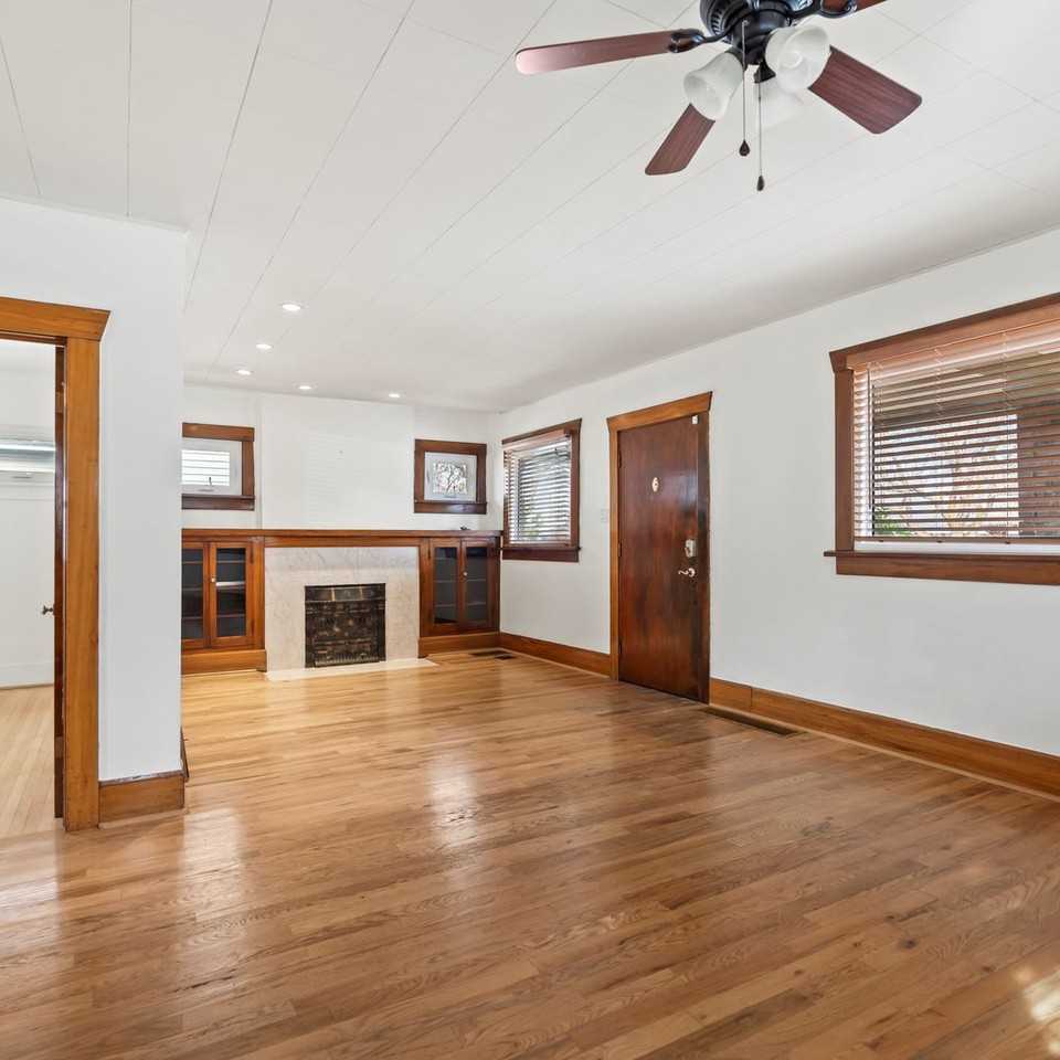 668 E Bryan Ave - Photo 3 of 23
