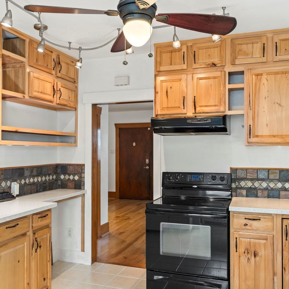 668 E Bryan Ave - Photo 6 of 23