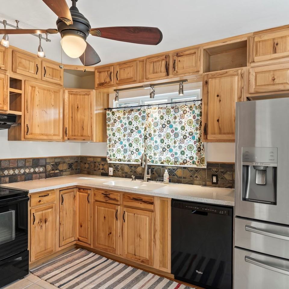 668 E Bryan Ave - Photo 7 of 23