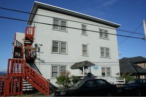 featured image of 40 W Bond St