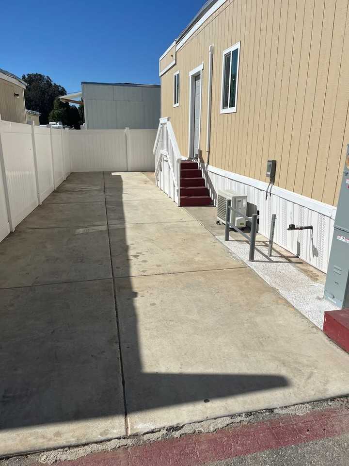 Hitching Post - Photo 2 of 18