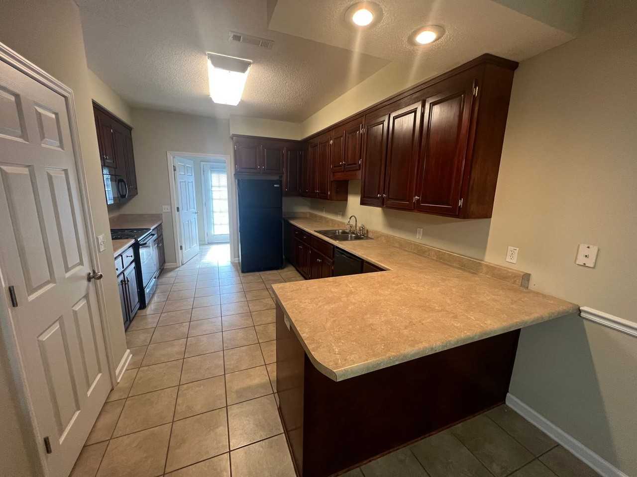148 Concord Ave - Photo 3 of 14