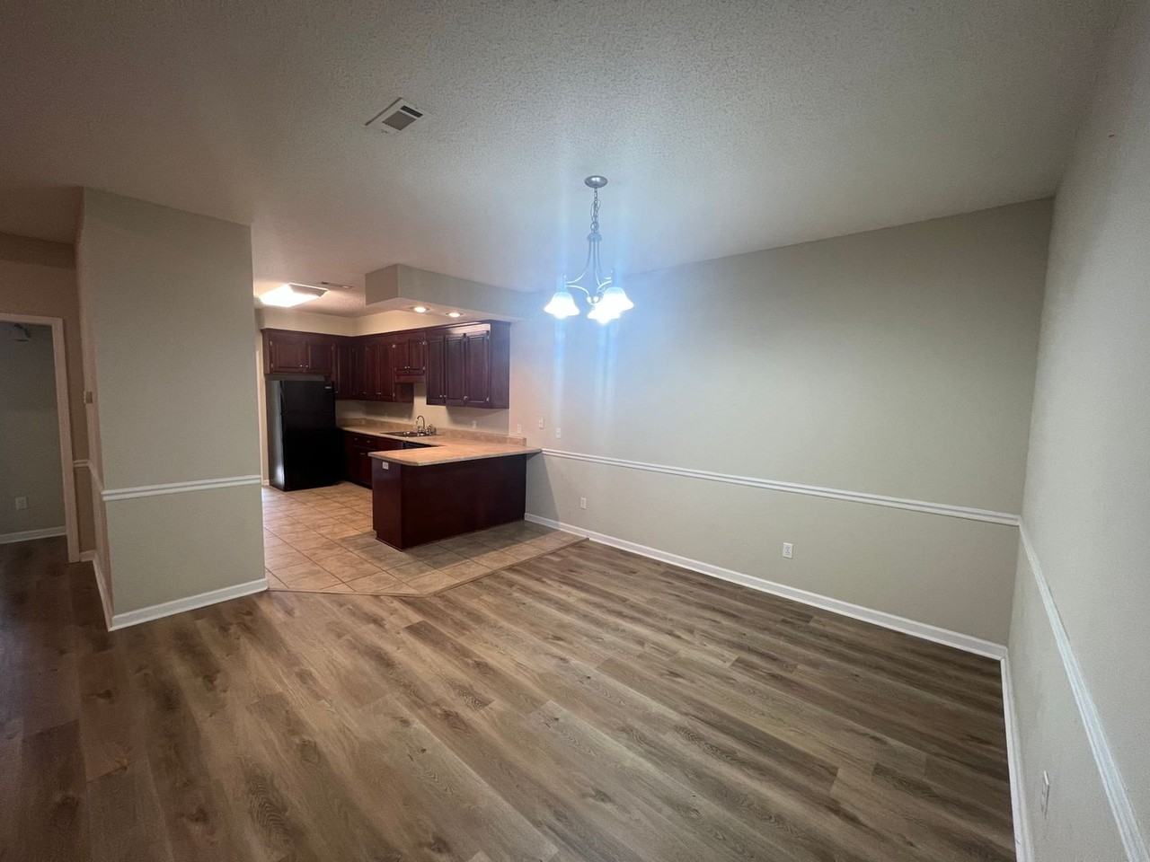148 Concord Ave - Photo 4 of 14