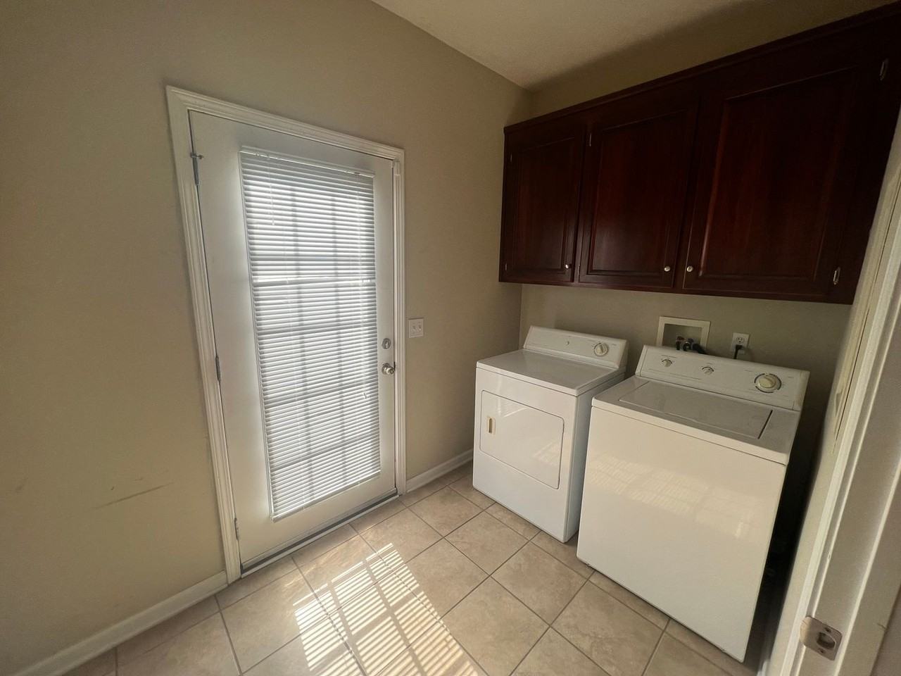 148 Concord Ave - Photo 7 of 14