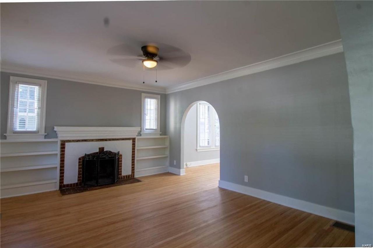 8392 Big Bend Blvd - Photo 2 of 11