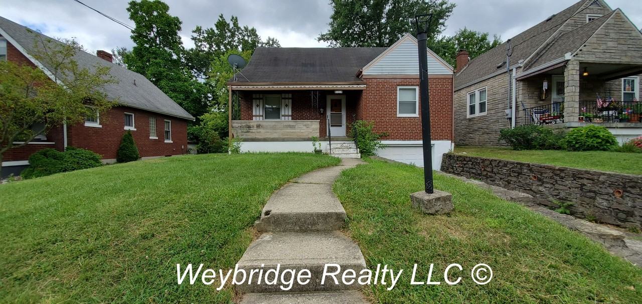 1925 Waltham Ave - Photo 2 of 18