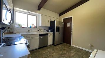 featured image of 2821 Redwing Rd