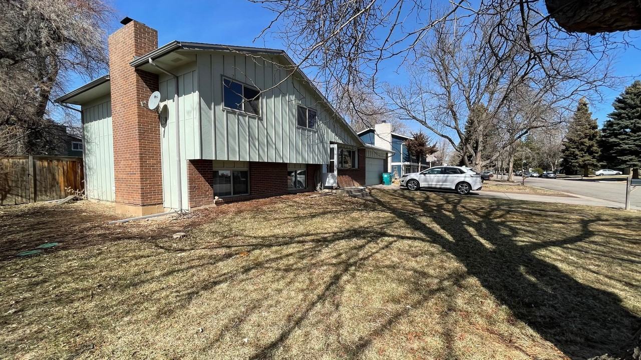 2821 Redwing Rd - Photo 7 of 9