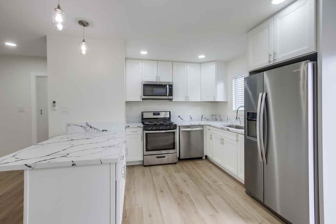 4529 63rd St - Photo 3 of 28