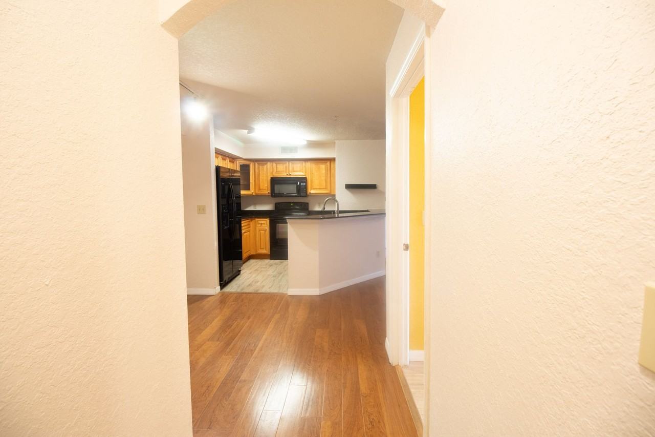 820 Camargo Way - Photo 5 of 40