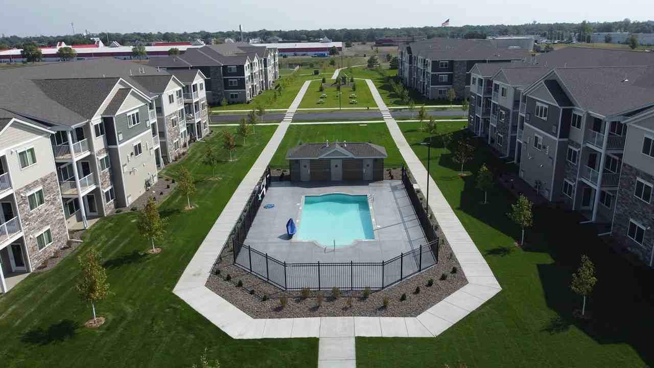 Falcon Apartments 3 - Photo 6 of 17