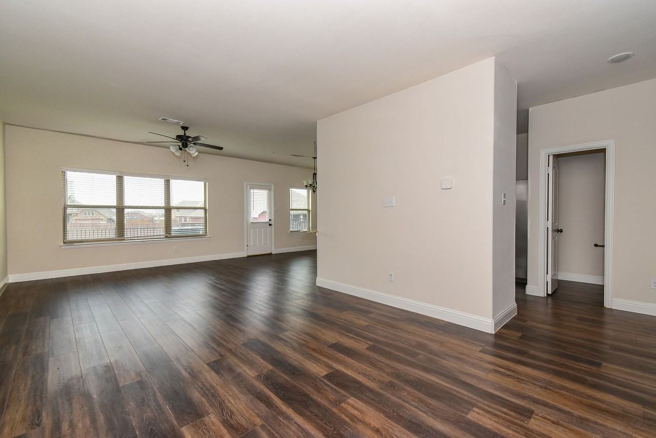 6819 Jade Dr - Photo 5 of 33