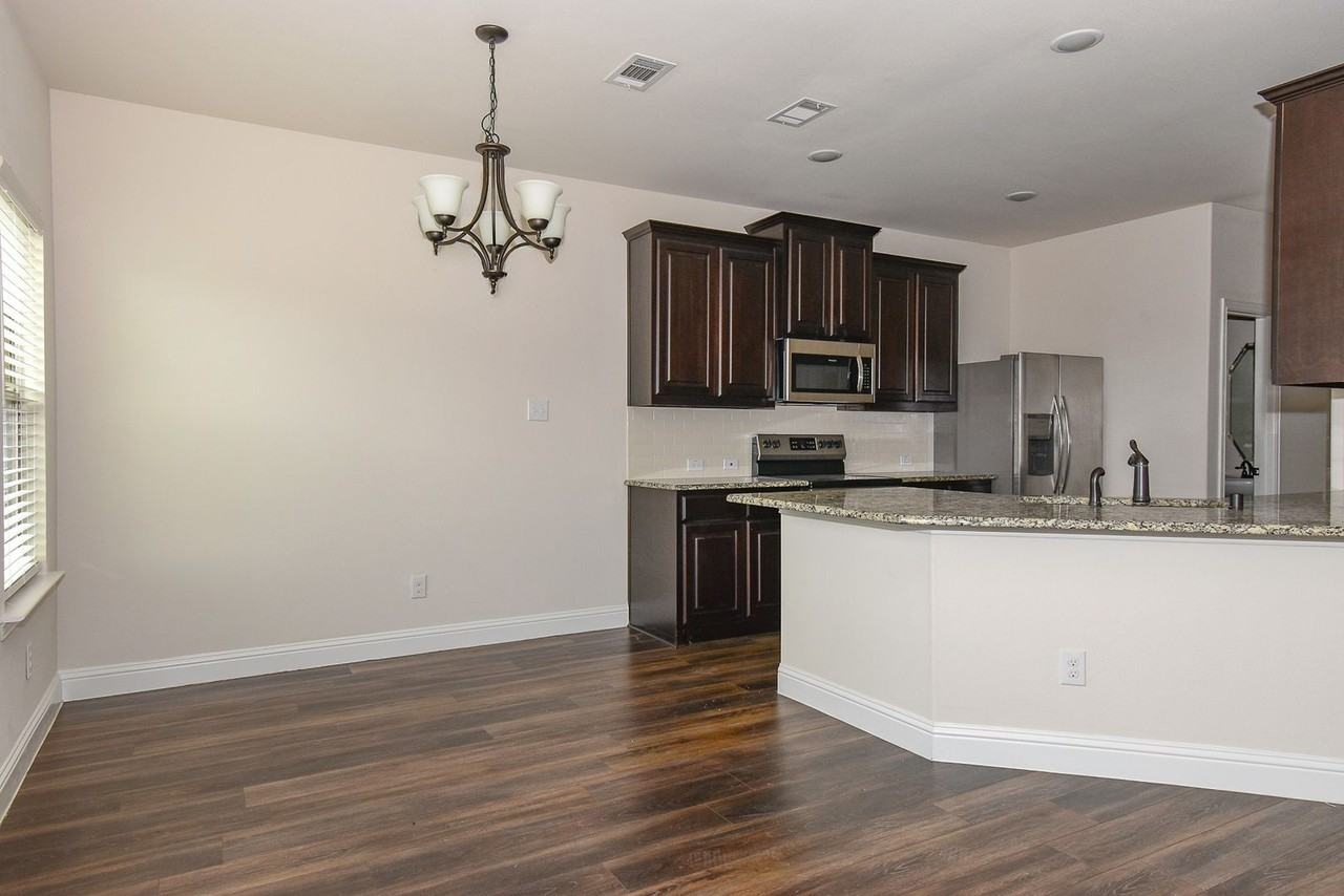 6819 Jade Dr - Photo 7 of 33