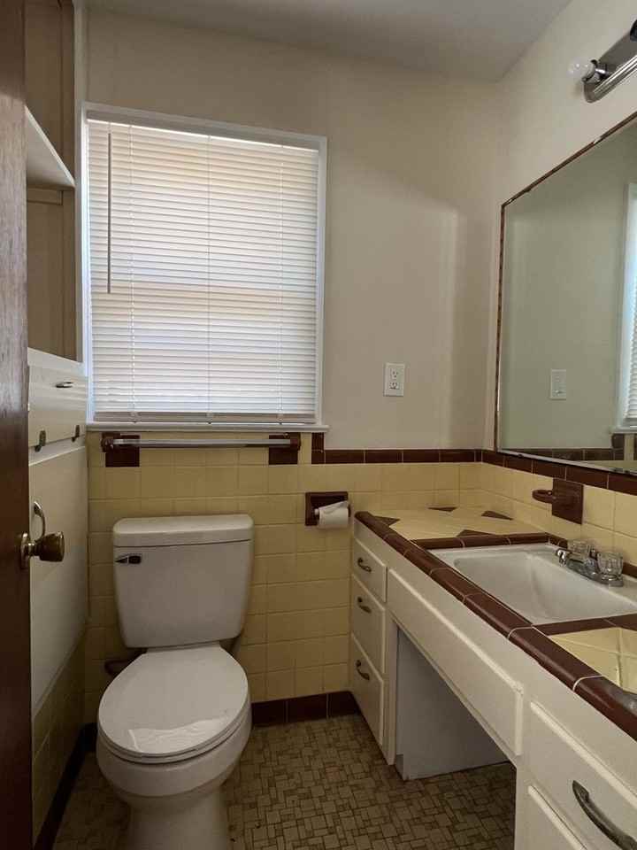 1123 Oates Rd - Photo 7 of 17