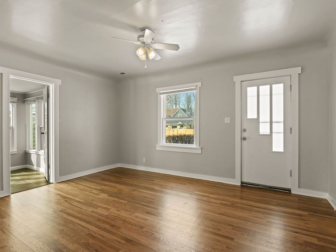 319 Parker St - Photo 3 of 21